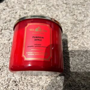 White Barn Red Pumpkin Apple Candle